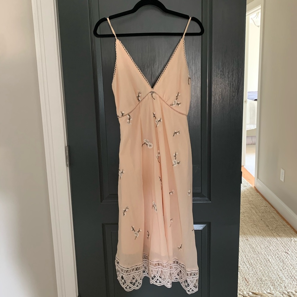 BB Dakota V-Neck Dress with lace & eyelet detail